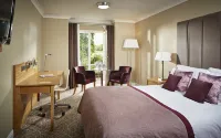 Lion Quays Resort Hotels in Llangollen