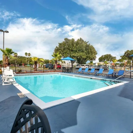 Quality Inn & Suites Leesburg Chain of Lakes