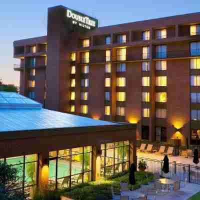DoubleTree by Hilton Hotel Syracuse Hotel Exterior