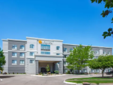 La Quinta Inn & Suites by Wyndham Kearney Hotels in Kearney