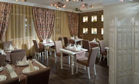 De Gaulle Boutique Hotel - Housity