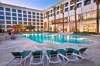 Golden Crown Hotel - piscine