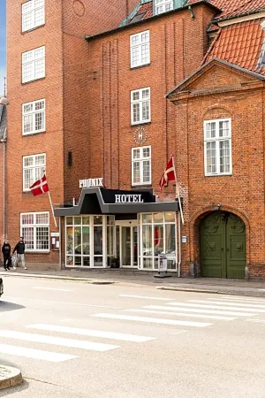 Helnan Phønix Hotel Отели в г. Ольборг