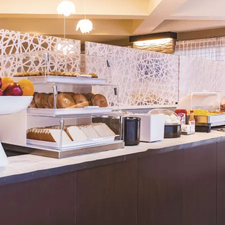La Quinta Inn & Suites by Wyndham Las Vegas Summerlin Tech Отели рядом с достопримечательностью «Поле для диск-гольфа Mountain Crest Disc»