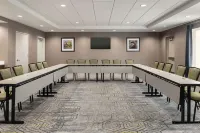 Hampton Inn by Hilton Brooklyn Park Minneapolis - parking