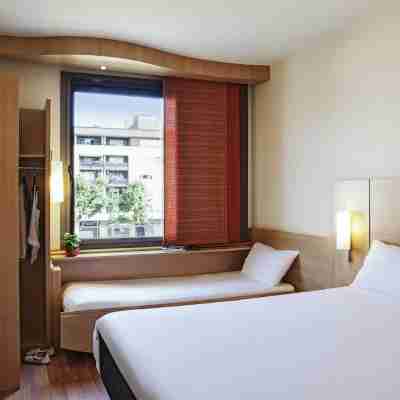 Hôtel ibis Paris La Défense Esplanade Rooms