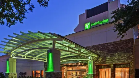 Holiday Inn Tyler - Conference Center Отели рядом с достопримечательностью «Тайлер Роуз Гарден»