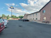 Quality Inn Sheridan - Parkplatz