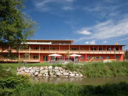 Jufa Hotel Leibnitz Отели в г. Санкт-Мартин