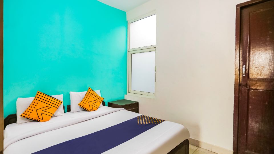 Spot on 37919 Green Star Hotel