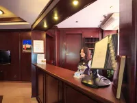 Berlin Hotel โรงแรมใกล้สถานีรถไฟใต้ดิน Kantemirovskaya