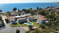 Finikas Garden Beach Resort Nikiti Hotels near Lagomandra beach