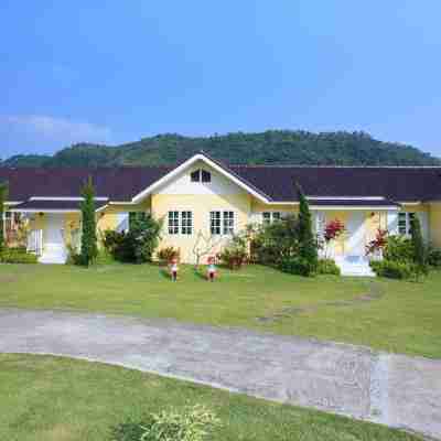 The Resort at Suanphueng Hotel Exterior