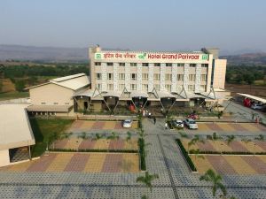 Hotel Grand Parivaar