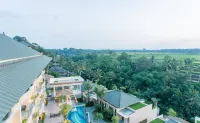 SereS Springs Resort & Spa Singakerta Hotel dekat TOSERBA Pinang Sari
