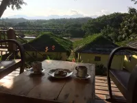 Him Naam Pai Resort Hoteles cerca de Puente Memorial Pai