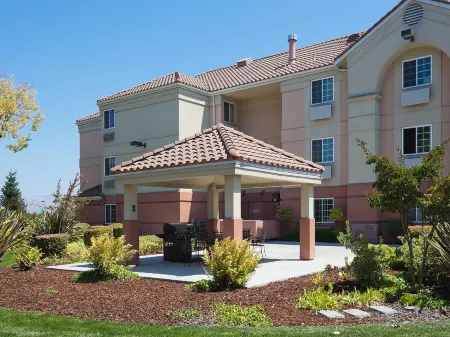 Sonesta Simply Suites Silicon Valley Santa Clara Отели рядом с достопримечательностью «Калифорниас Грэйт Америка»