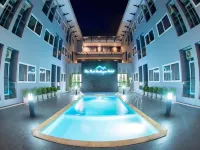 The Peak Boutique Hotel Hotels in Phra Phrom