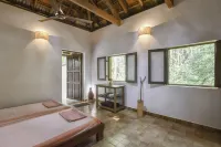 Dudhsagar Plantation Hotels near Salaulim Dam