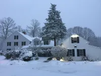 Spring Hill Inn Hotel dekat Gay City State Park