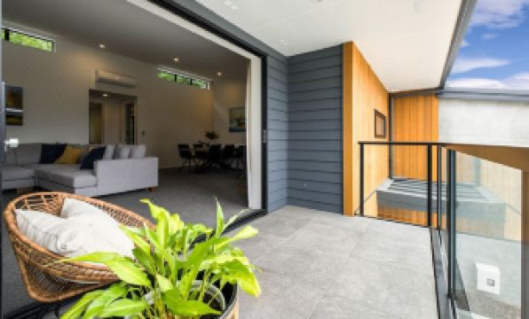 밝고 모던한 고급 숙소 - 신축 타운하우스