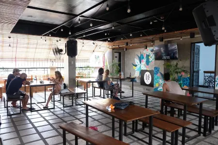Ola Hostel Manila Отели рядом с достопримечательностью «AUG Student Services Manila»