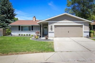 Hotel Exterior ? Mins from Bsu Stadium ? Entertainer`s Dream! Photo