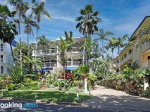 Tropical Paradise Right on The Beach