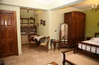 Roes Suites Hotels in Vegoritida