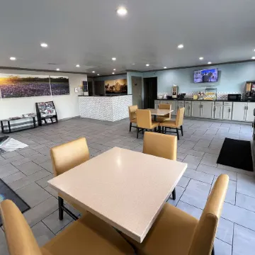 Days Inn by Wyndham Canton