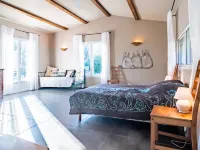 Les Eaux Claires Hotels near Source St Martin