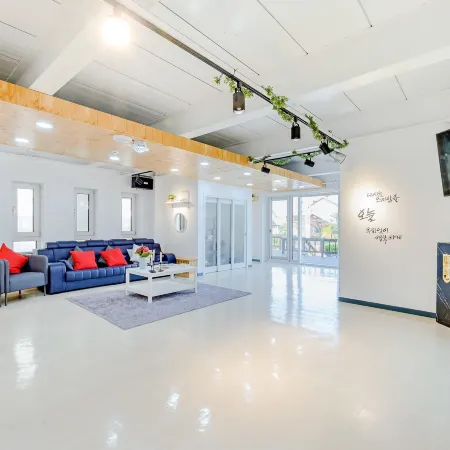 Daebudo the White Pool Villa