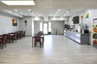 Quality Inn & Suites Brooks Louisville South Hotels in Brooks