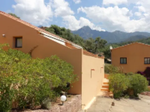 Residence Cabanaccia Studio 35m² Hotele w: Serriera