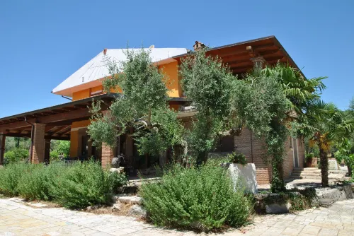 Casa vacanze Dolmen con piscina condivisa