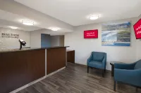 HomeTowne Studios by Red Roof Orange, TX Hotels in Orange