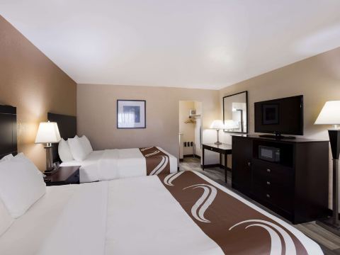 Quality Inn & Suites Big Rapids Near University