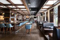 Four Points by Sheraton Victoria Gateway - bar