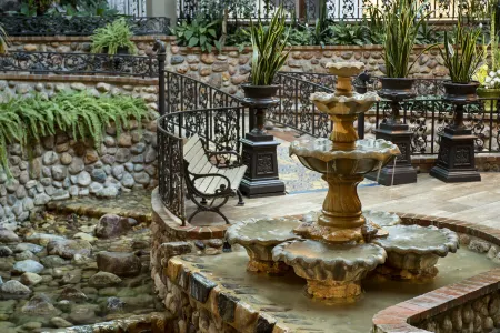 Saskatoon Inn & Conference Centre Отели рядом с достопримечательностью «Университет Саскачевана»