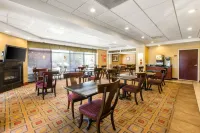 Comfort Suites Forsyth near I-75 - breakfast