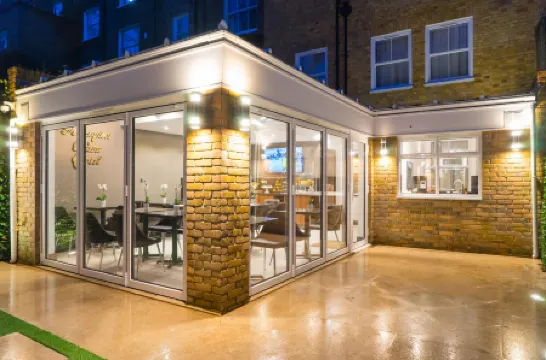 肯辛頓尊貴酒店