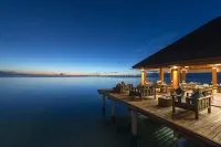 Summer Island Maldives - bar