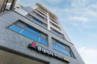 束草Deungdae Beach Residence飯店 束草燈塔觀景台附近的飯店