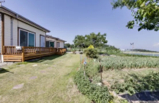 Ganghwa Water Maru Pension 鄰近江華花紋席文化館的酒店