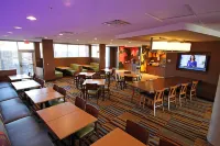 Fairfield Inn & Suites London - breakfast