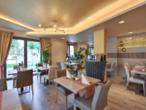 โรงแรมเบสท์เวสเทิร์นพลัส ฟืสเซิน โรงแรมในฟึสเซิน