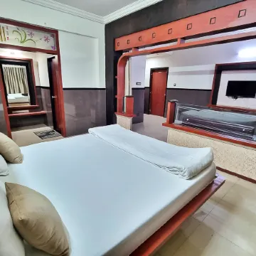 Damji Hotel