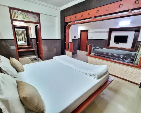 Damji Hotel デブブホミ・ドワーカのホテル