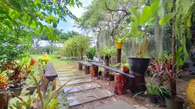 Metha Country View Homestay Singburi Hôtels à proximité de : Sing Buri Church
