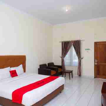 RedDoorz Syariah Near Alun Alun Wonosari Rooms